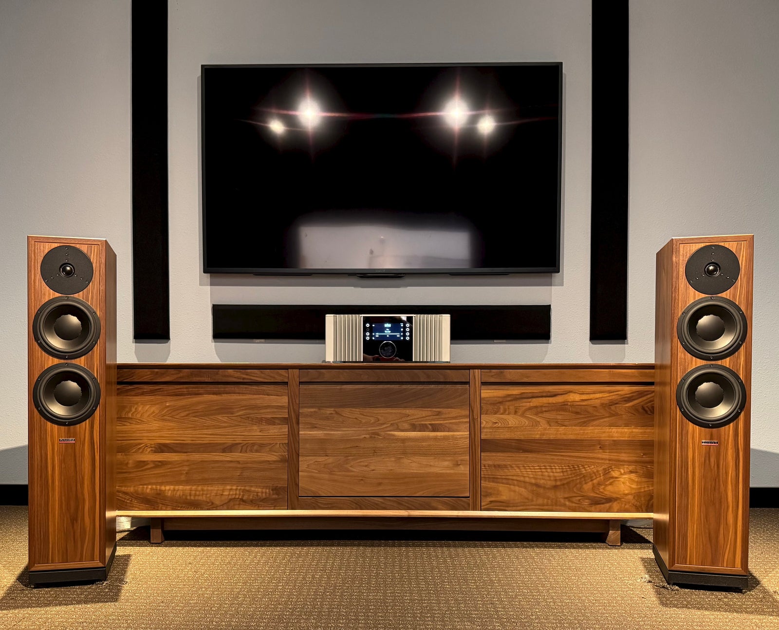 Dynaudio Contour Legacy + Burmester 232 Integrated Amplifier