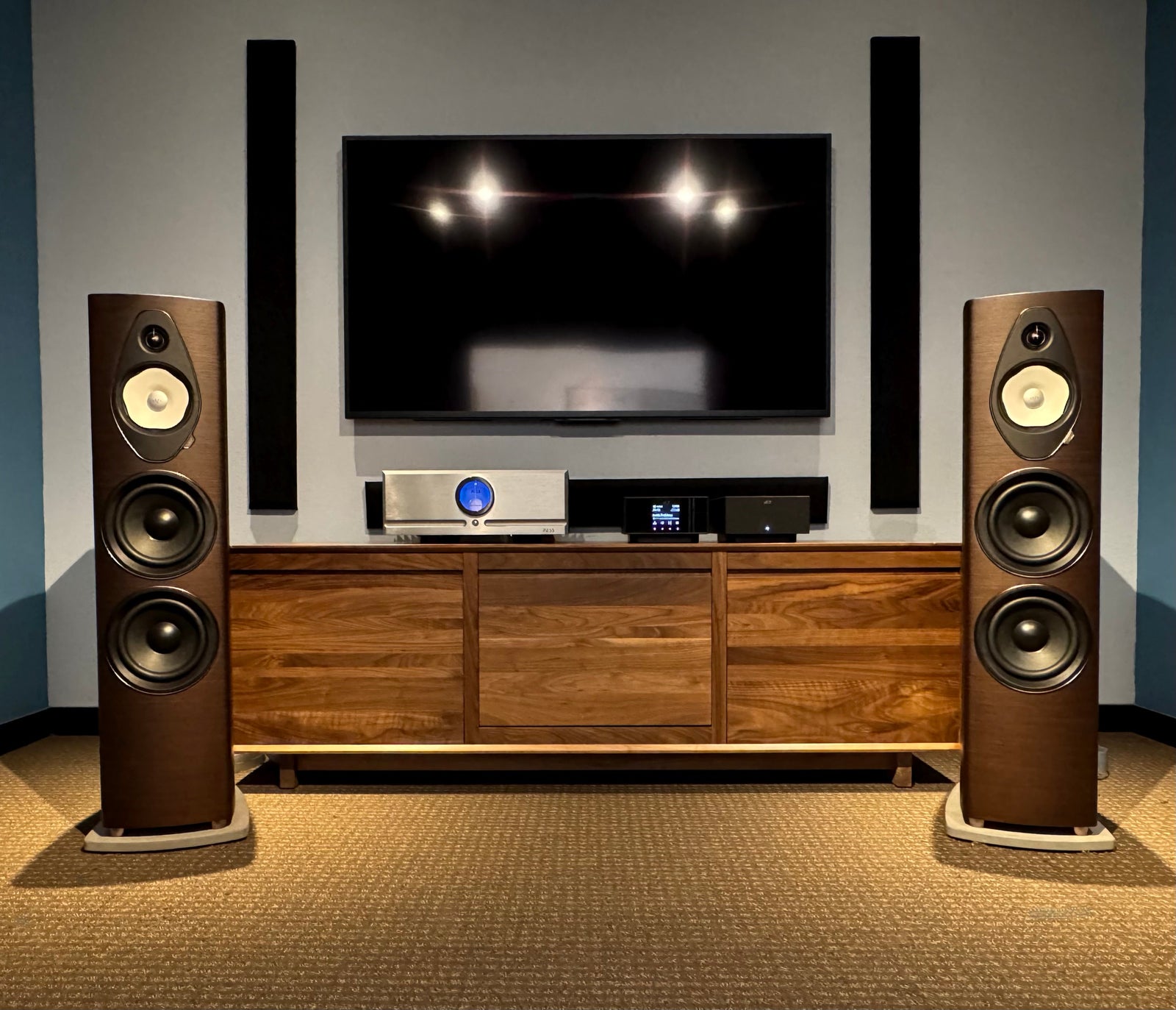 Saturday Sessions with Sonus faber Sonetto VIII G2, dCS Lina DAC and Master Clock, and Pass Labs XA 30.8 stereo amplifier