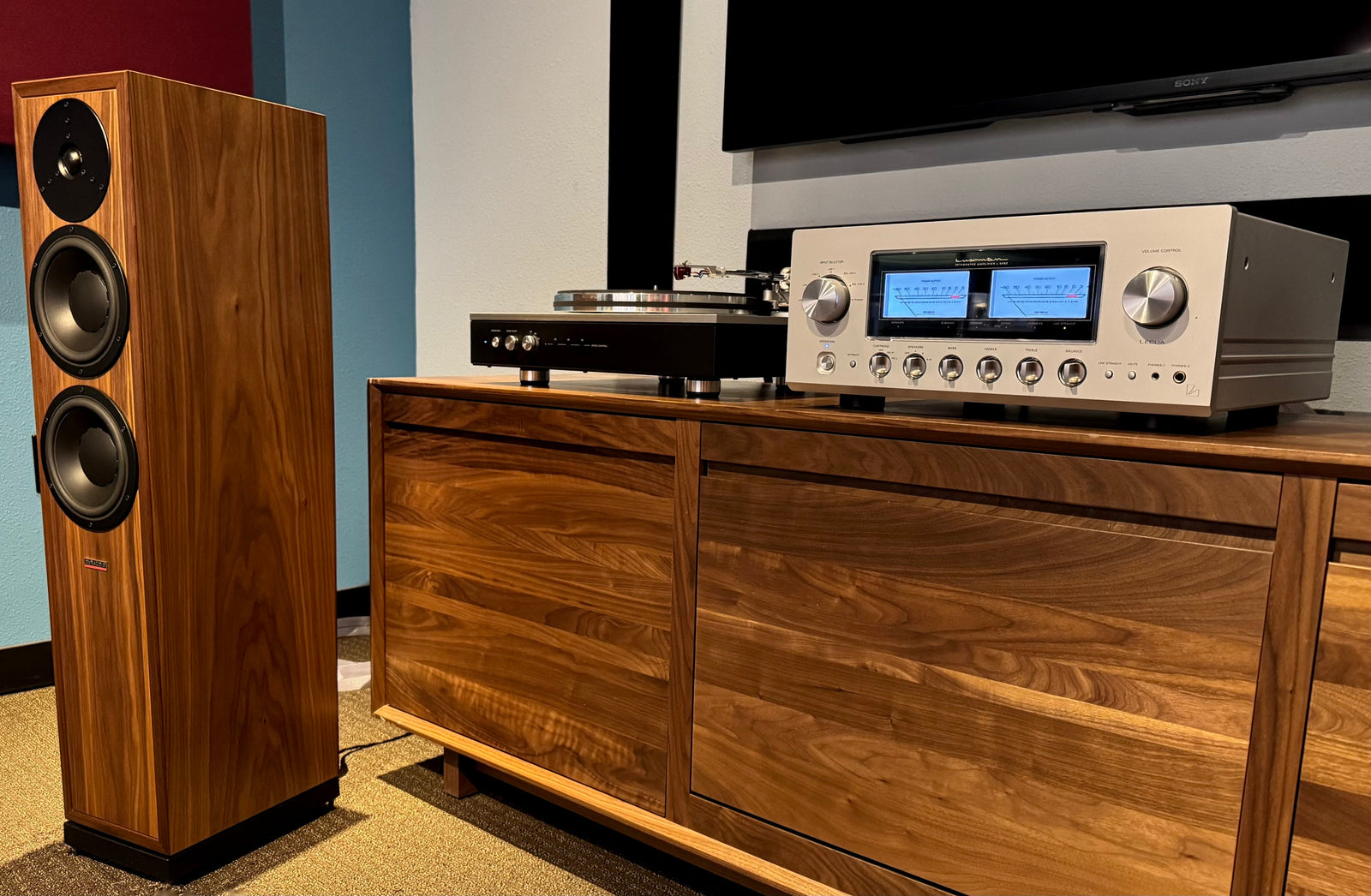 Dynaudio Contour Legacy Speakers + Luxman