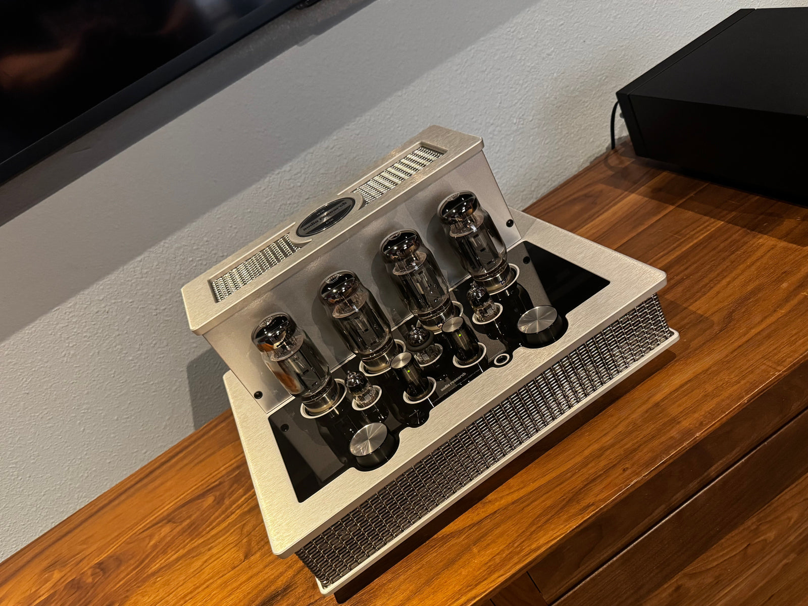 Audio Research's I/70 Integrated Amplifier