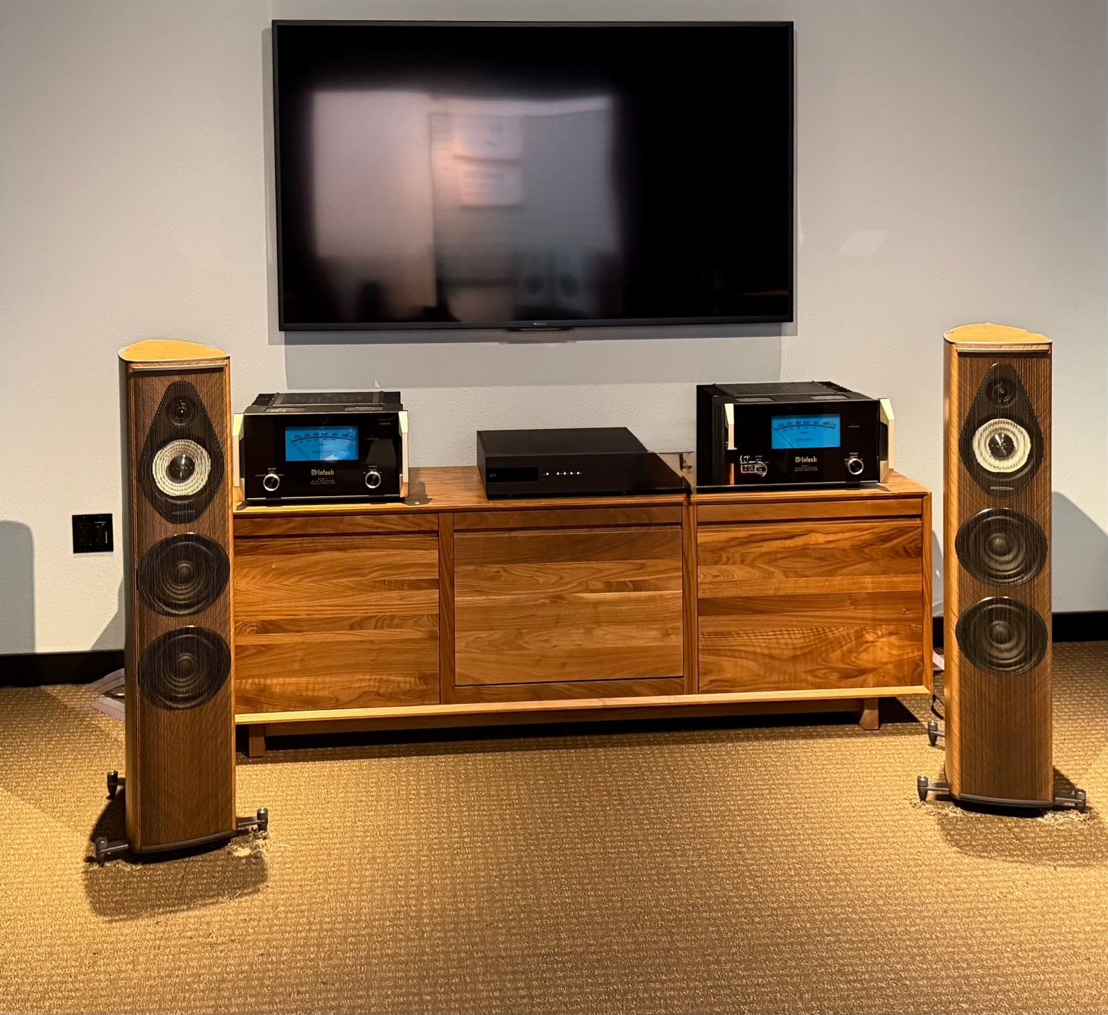 Saturday Sessions with Sonus faber Olympica G3, McIntosh MC611 Power Amplifiers, and dCS Bartók DAC