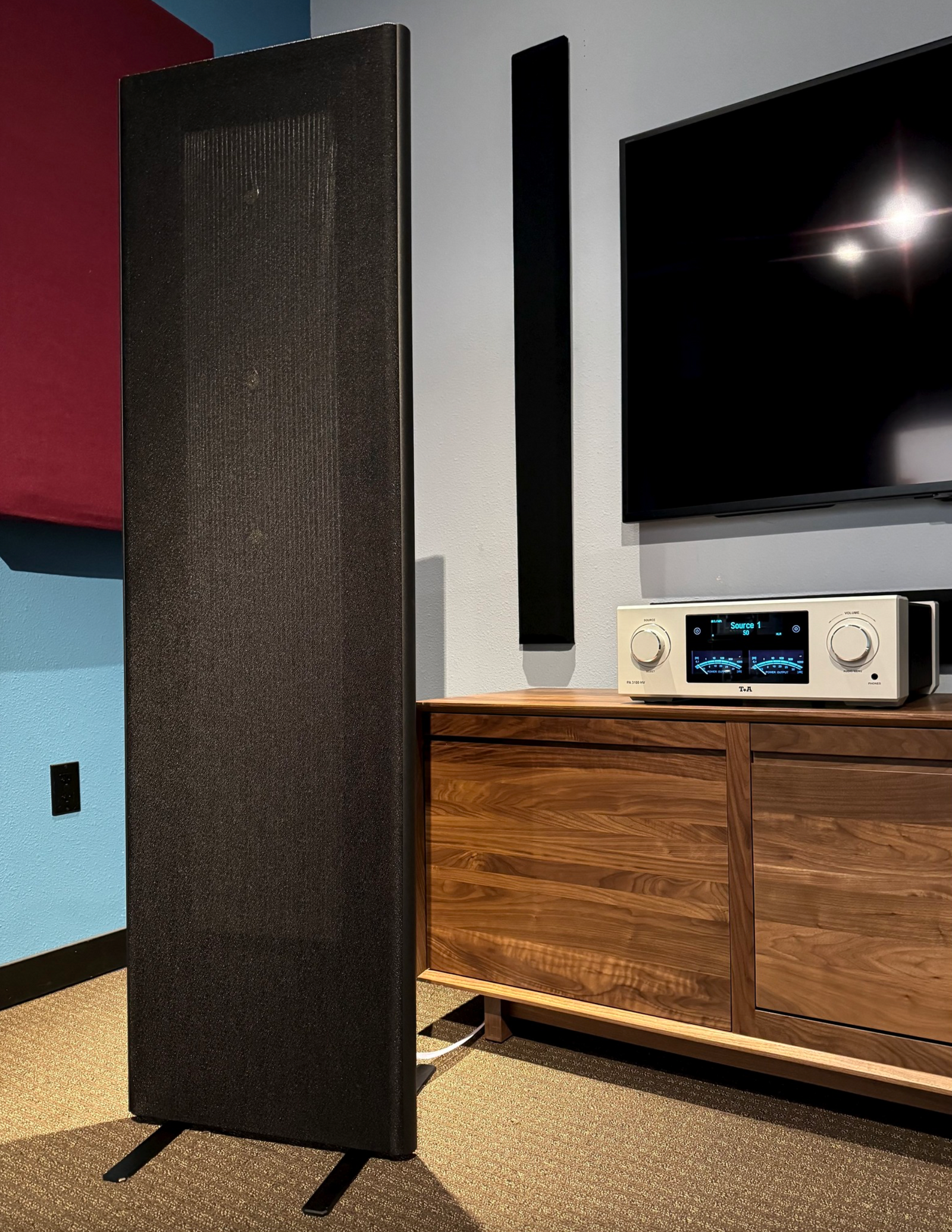 Magnepan 1.7X loudspeakers + T+A Integrated Amplifier + Linn Streaming