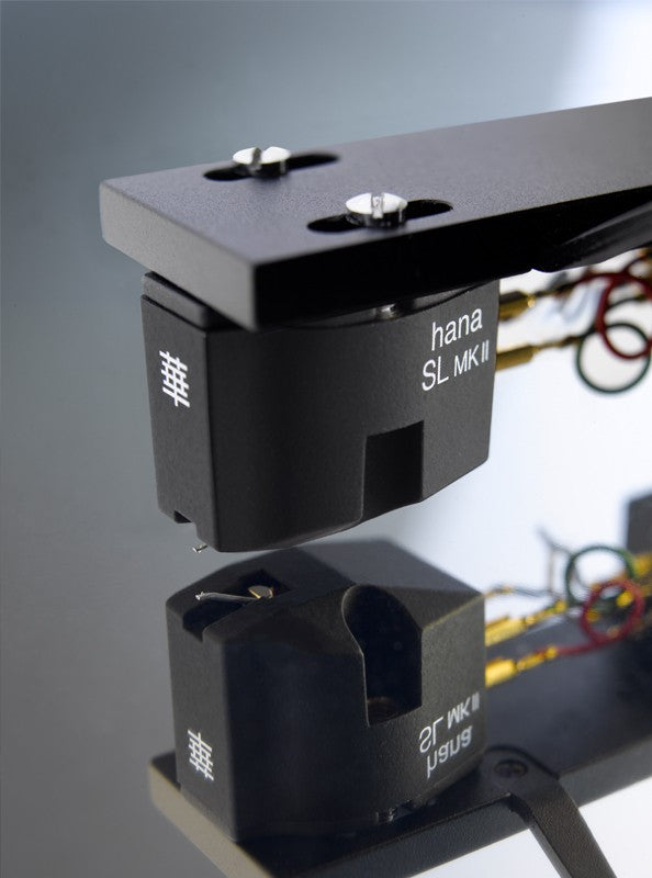 Hana SL MK II cartridge reflected in a mirror