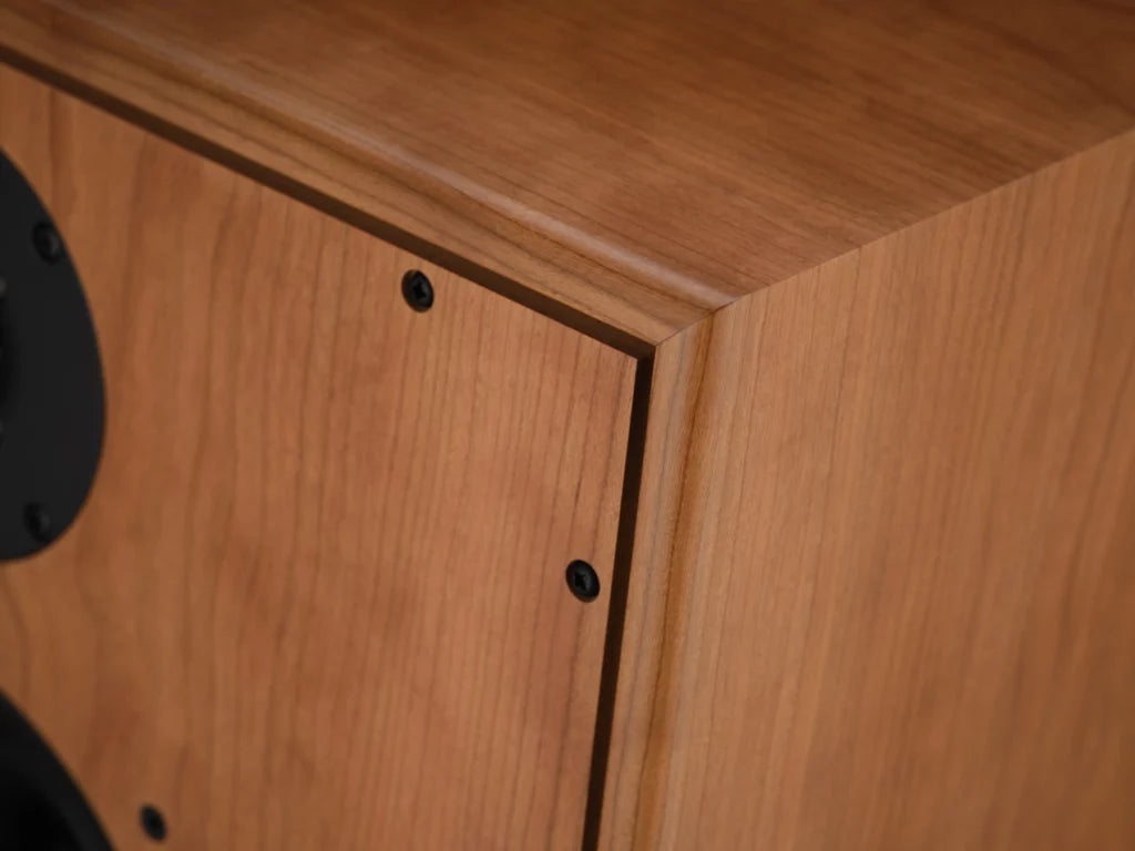 Harbeth M40.5 XD2 in Cherry, front angle