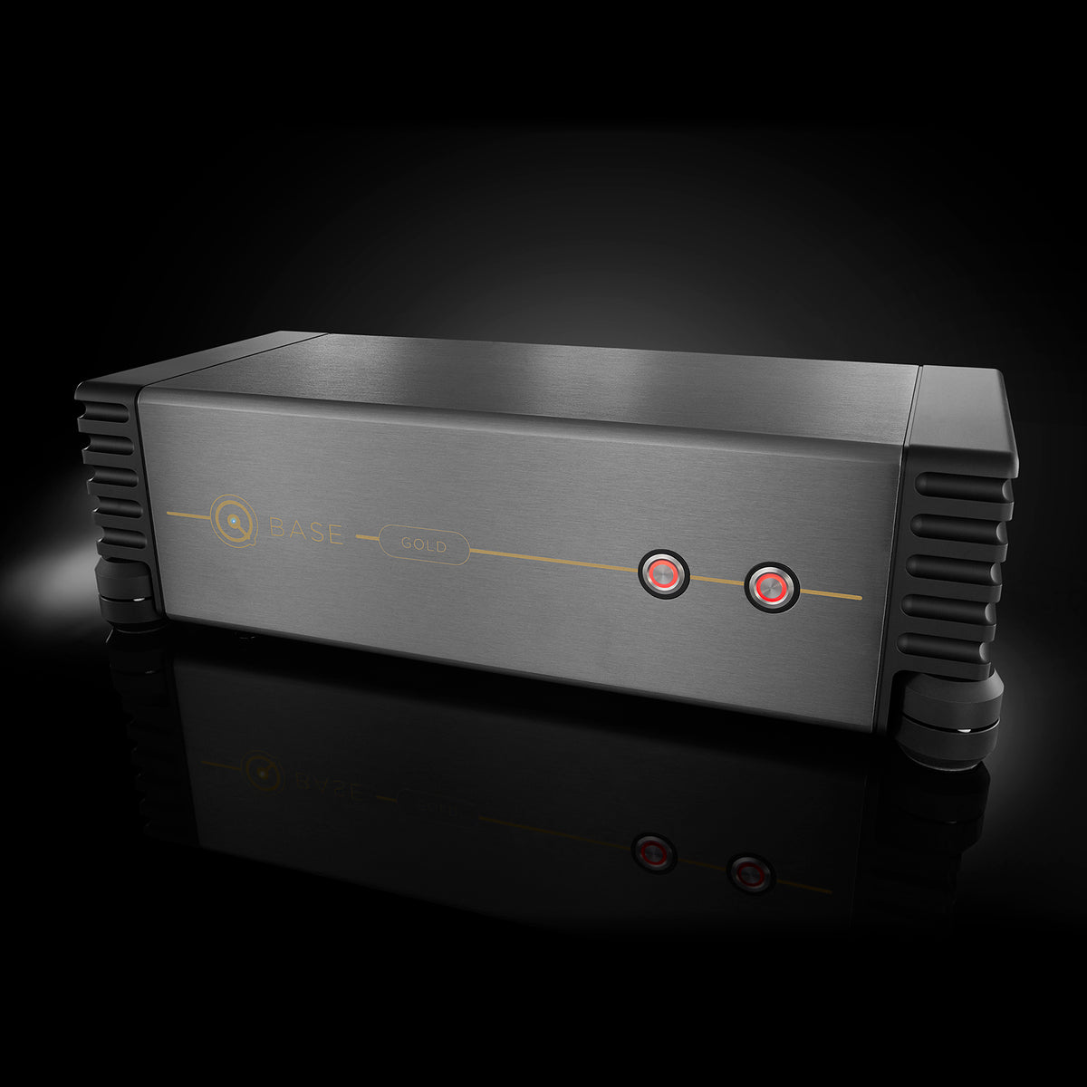 Nordost QBASE Gold AC distribution unit, front