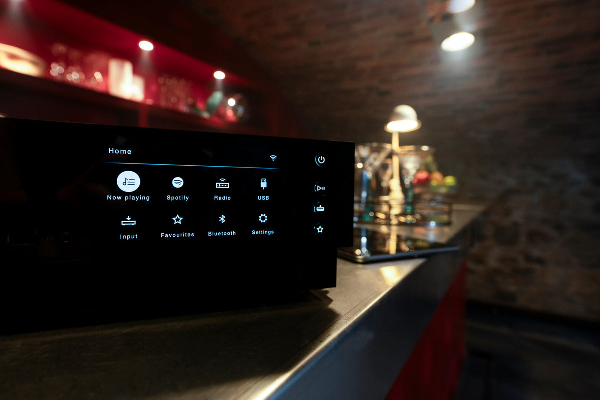 Naim Uniti Nova PE lifestyle view in a living room