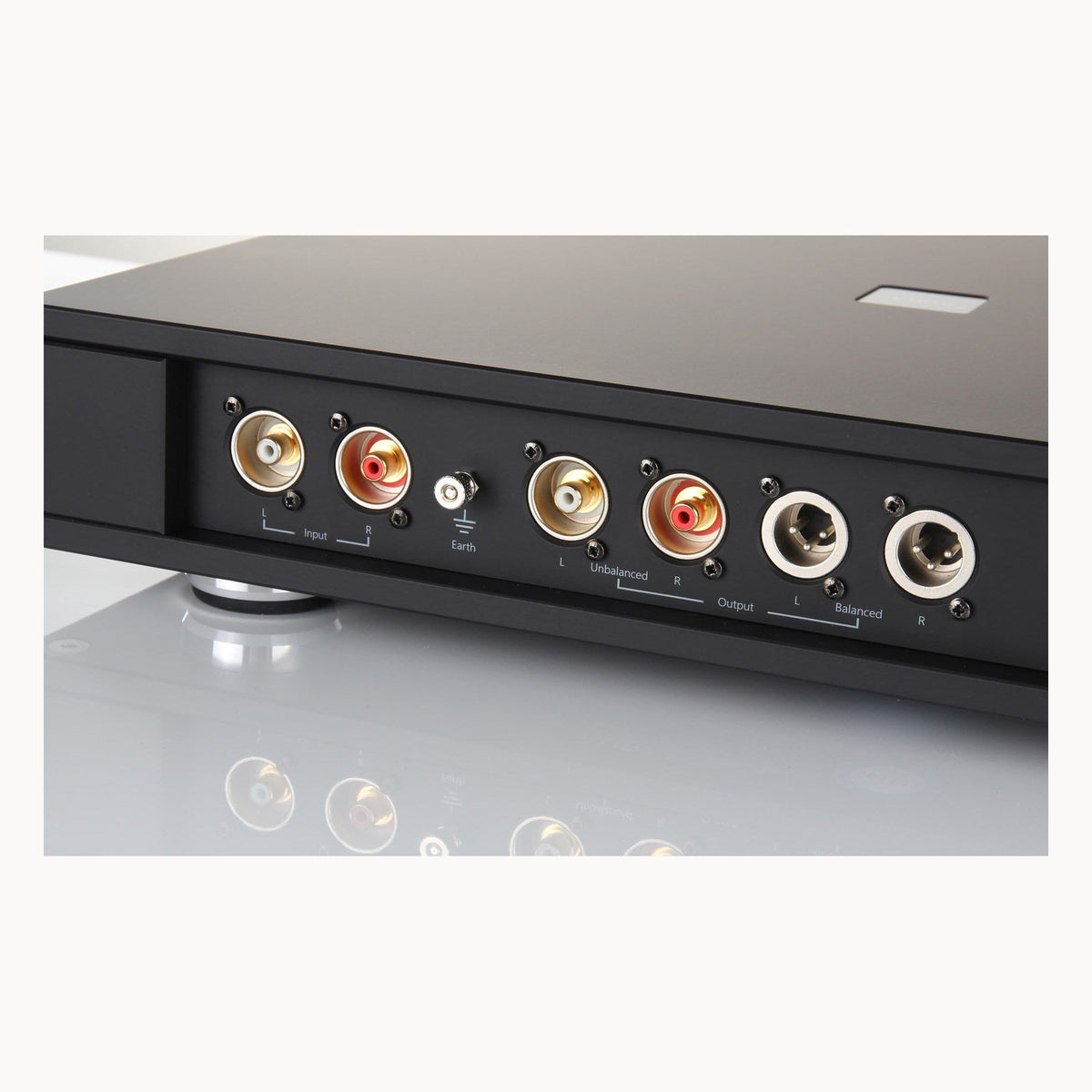 Rega Aura MC view 2