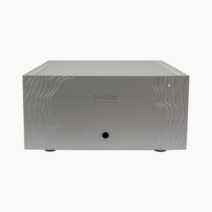 Boulder 1162 Stereo Amplifier – front view