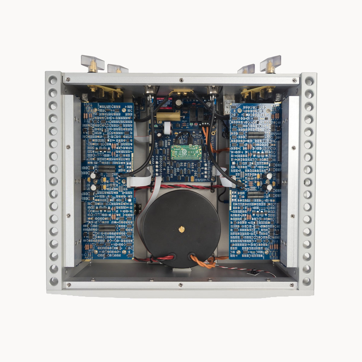 Boulder 1163 Stereo Amplifier – interior view
