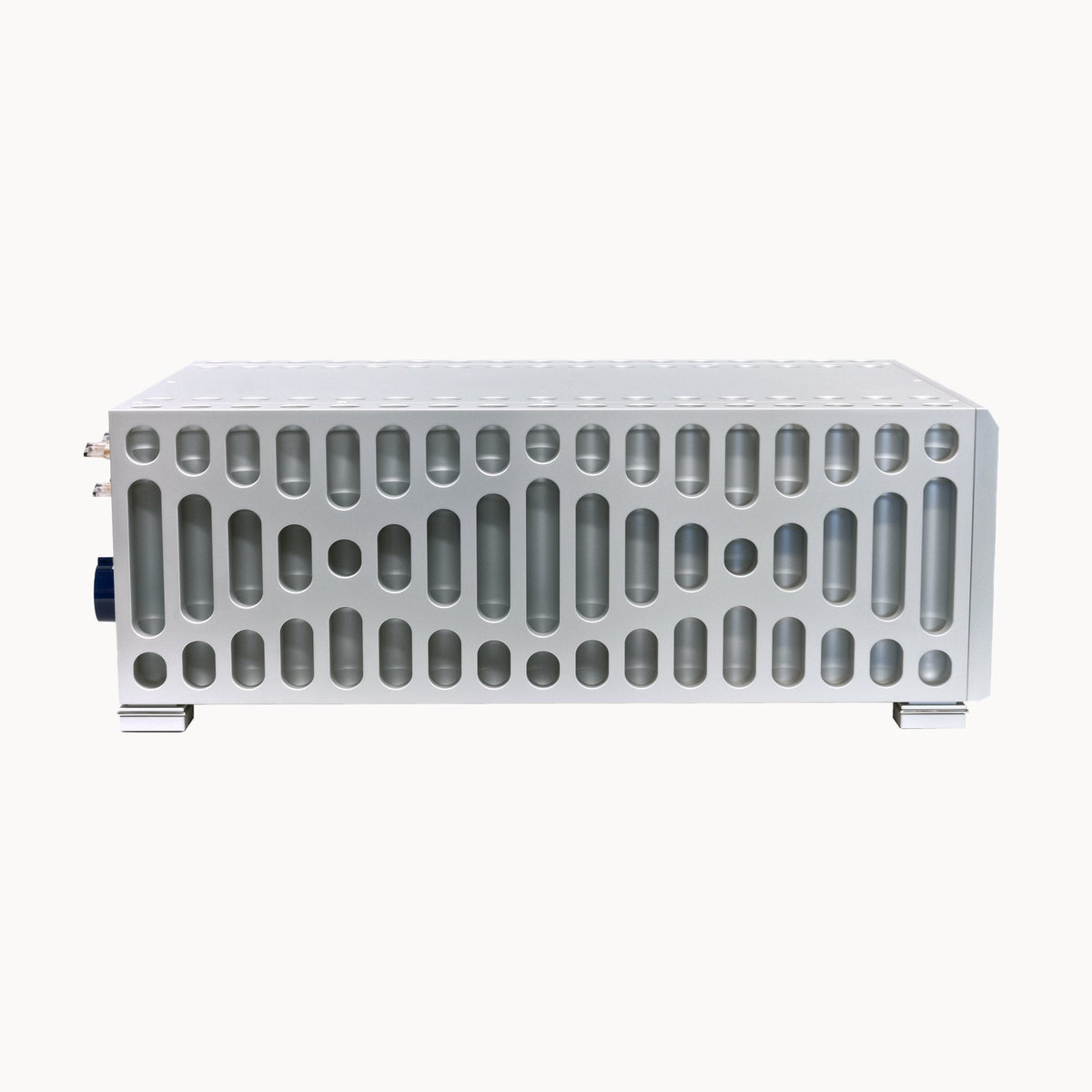 Boulder 2160 Stereo Amplifier – front view
