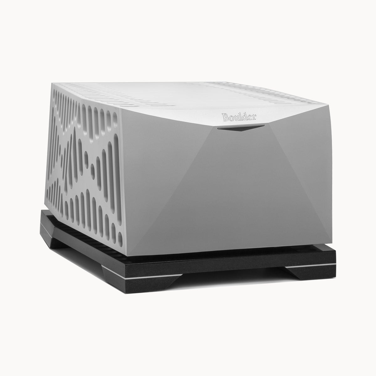 Boulder 3050 Monoblock Amplifier – three quarter view