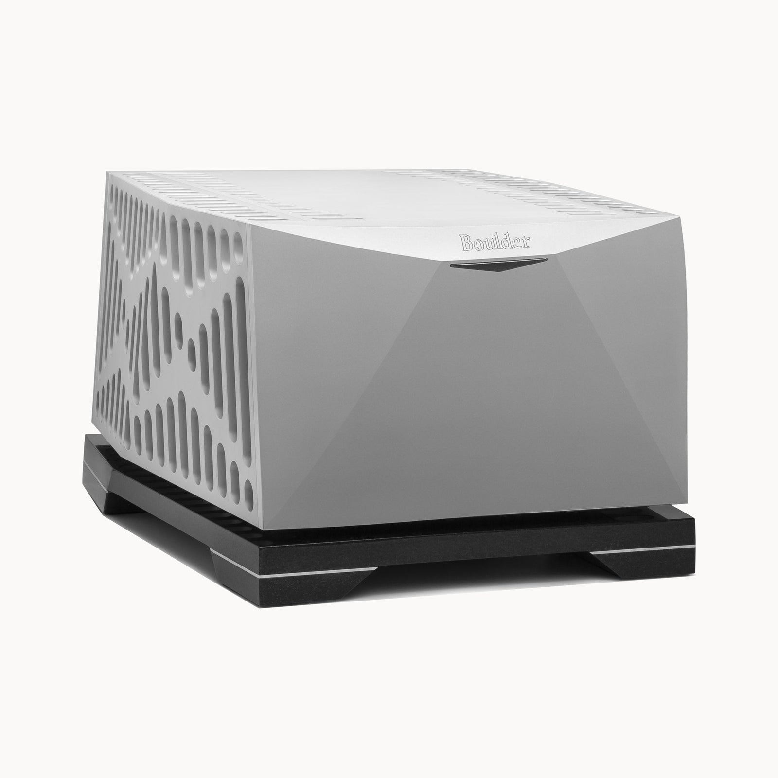 Boulder 3050 Monoblock Amplifier – three quarter view