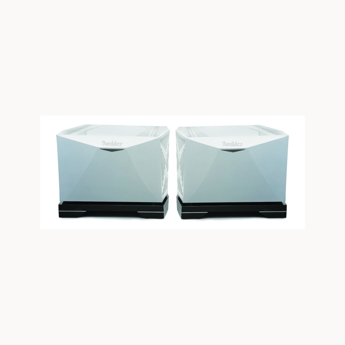 Boulder 3050 Monoblock Amplifier – pair view