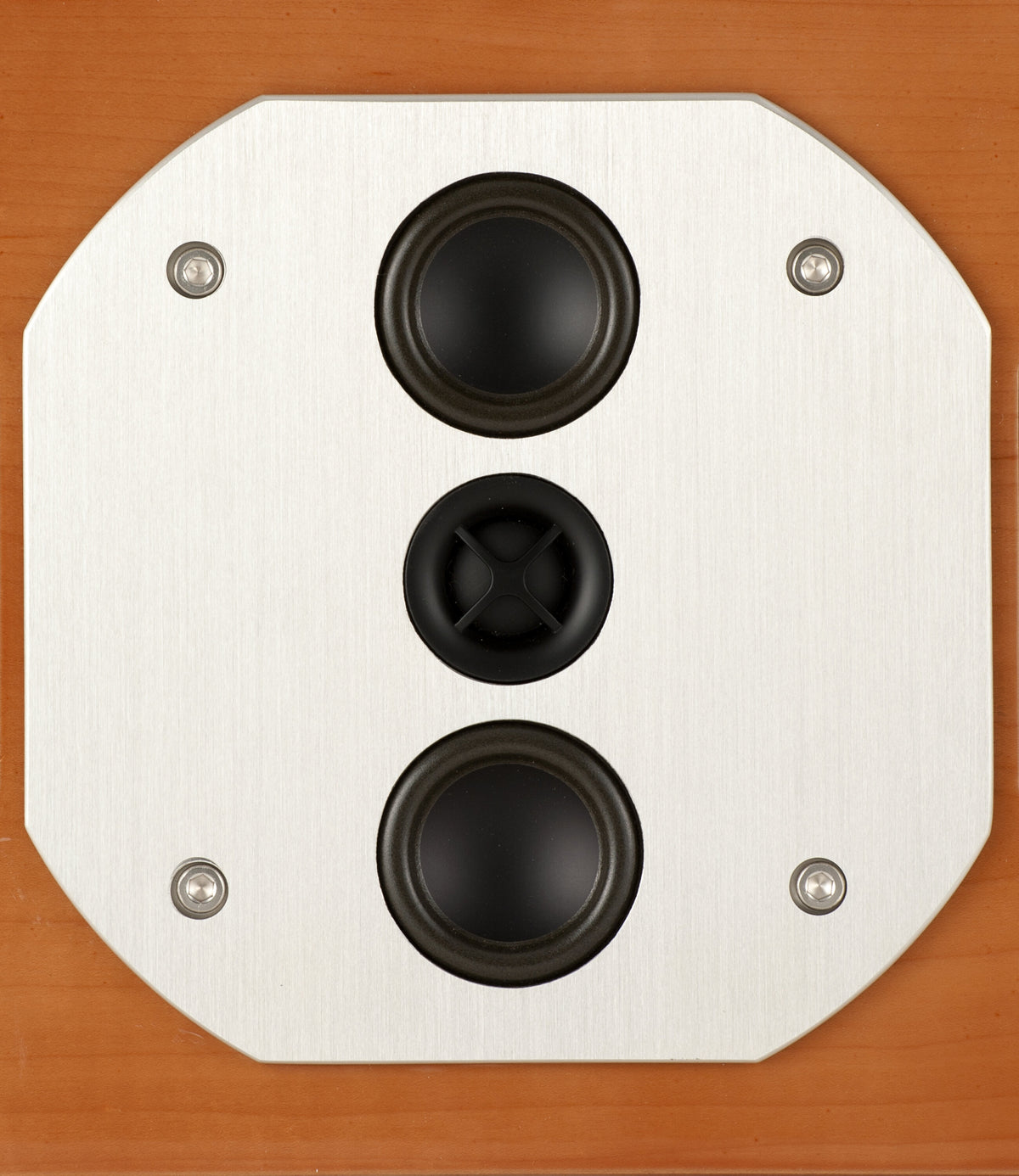 McIntosh LCR80 in wood veneer, rotatable baffle detail