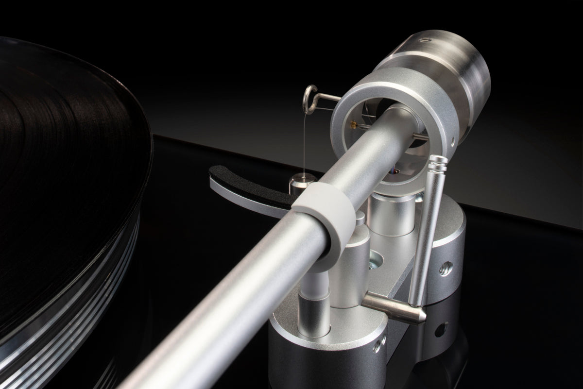 McIntosh MTI100 Tone Arm Close Up1 2021