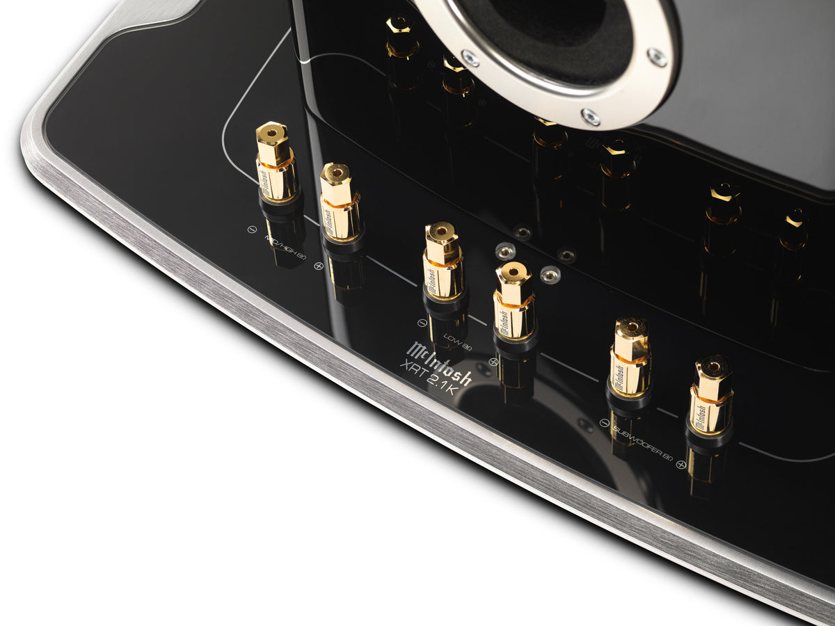 McIntosh XRT2.1K in Piano Black, binding posts detail