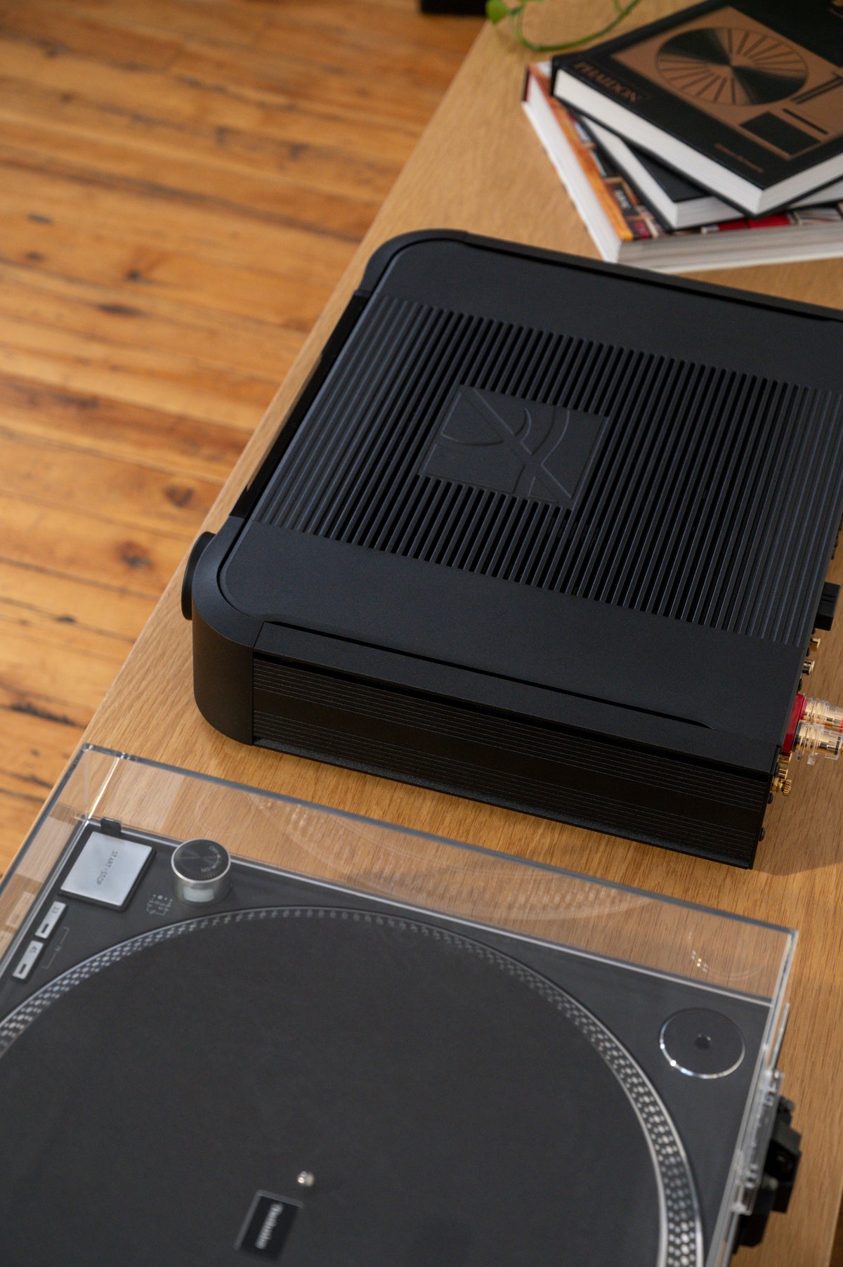 MOON 371 - in a listening system