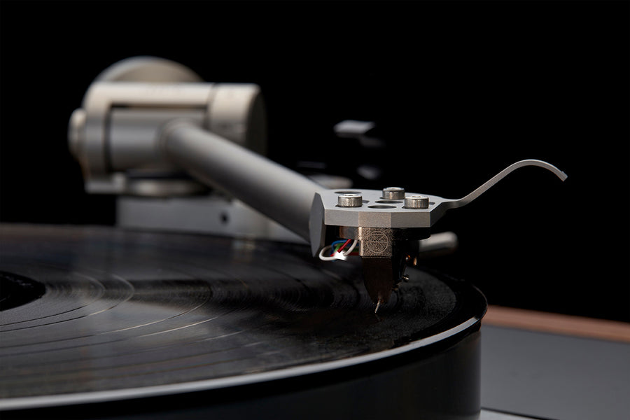 Linn Ekstatik flagship moving coil cartridge on the Ekos SE, front view