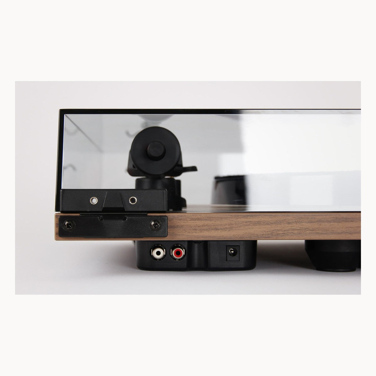 Rega Planar 1 Plus view 2