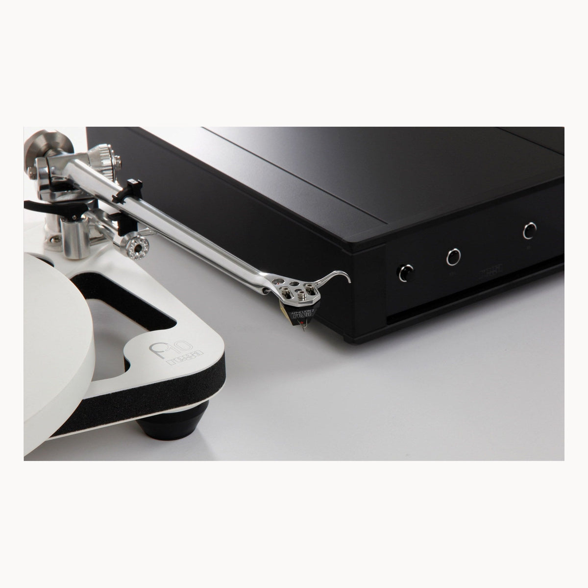 Rega Planar 10 view 3