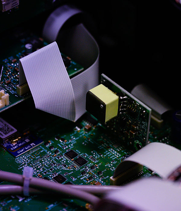 High-Performance R 2500 R Multi Source Integrated Receiver Amplifier