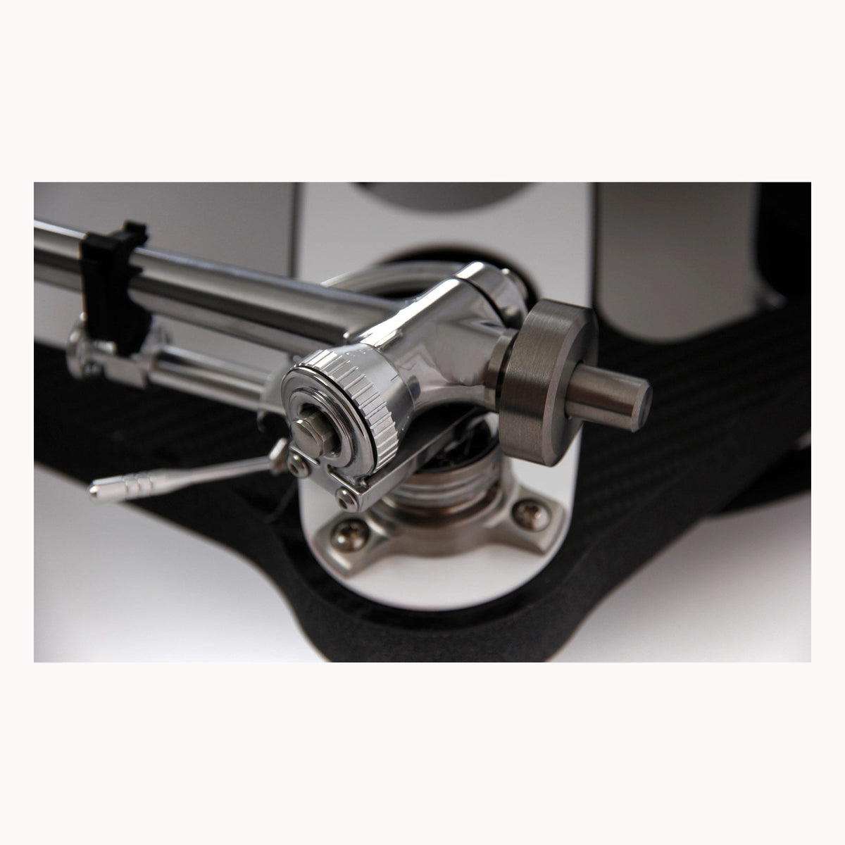 Rega RB Titanium view 2