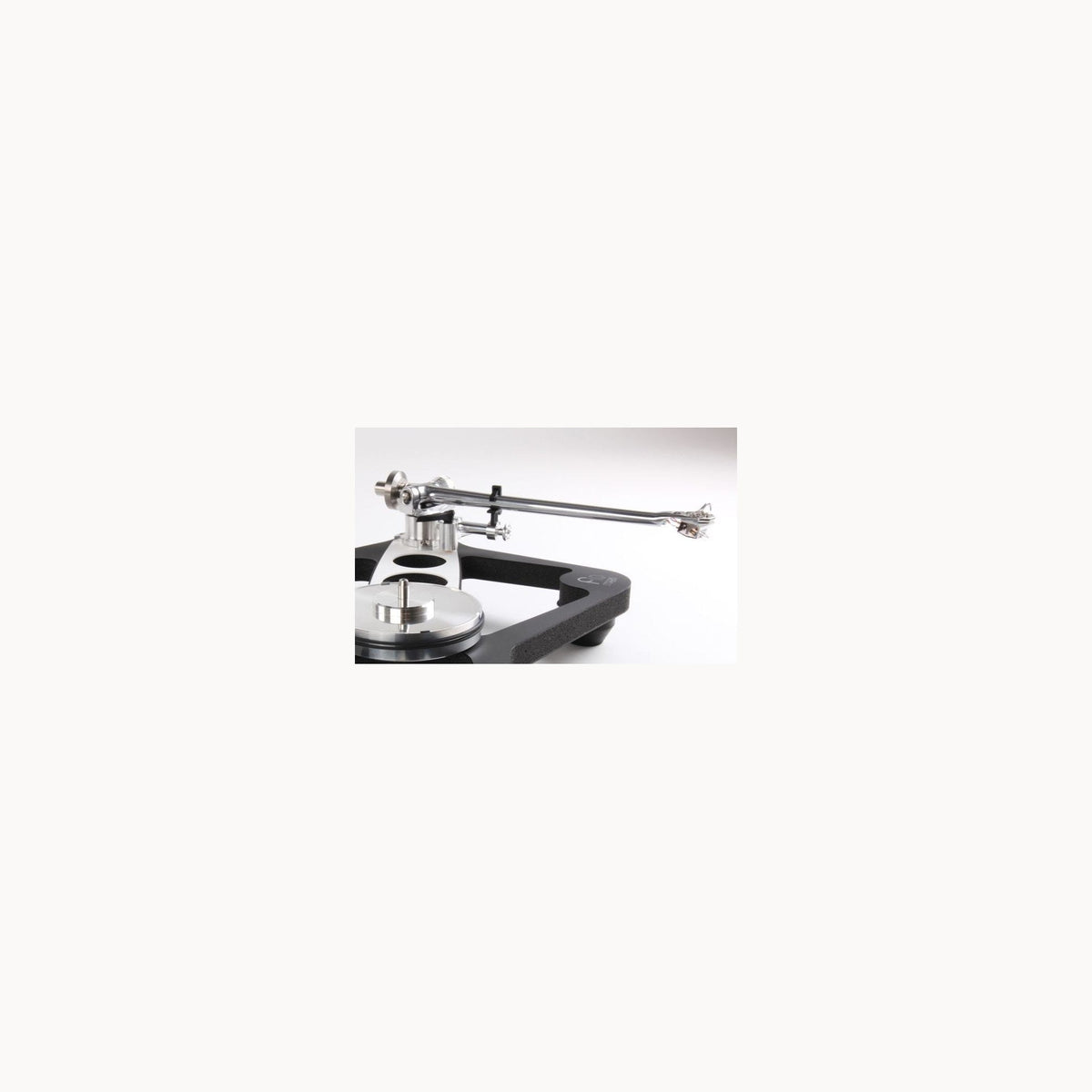 Rega RB3000 view 4