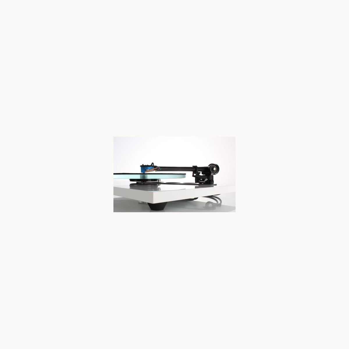 Rega RB330 view 4
