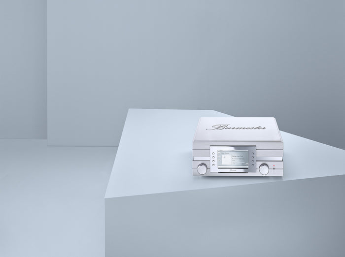 Burmester 111 hero