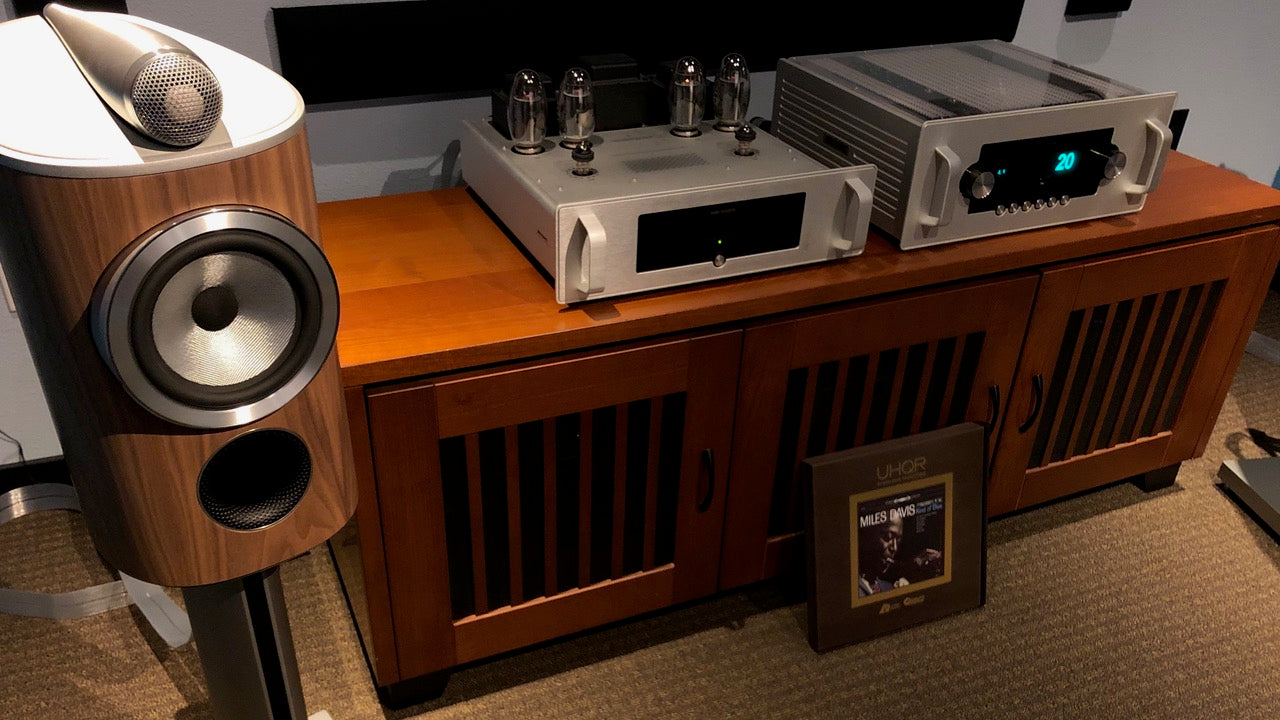 805 D4 - Pearl Audio
